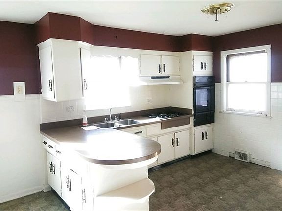 3rd image of 12330 S Throop St