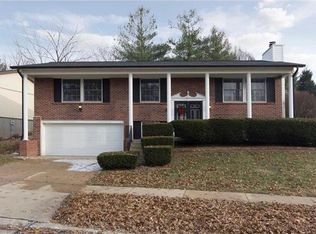 5828 Bridleford Ln, Saint Louis, MO 63129