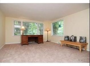 210 N Frolic Ave, Waukegan, IL 60085