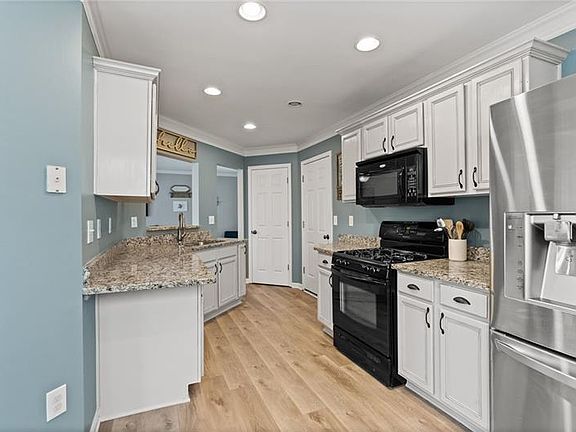 4th image of 2355 Ashton Dr
