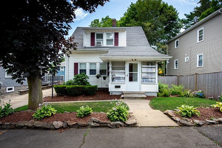 1st image of 11 Arborway Dr