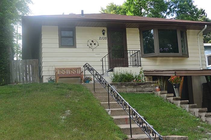 1st image of 2105 Waukon Ave
