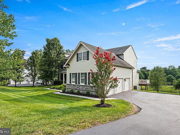 2nd image of 1 Magnolia Way
