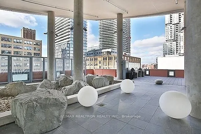 21 Widmer St #2906 — Photo 18
