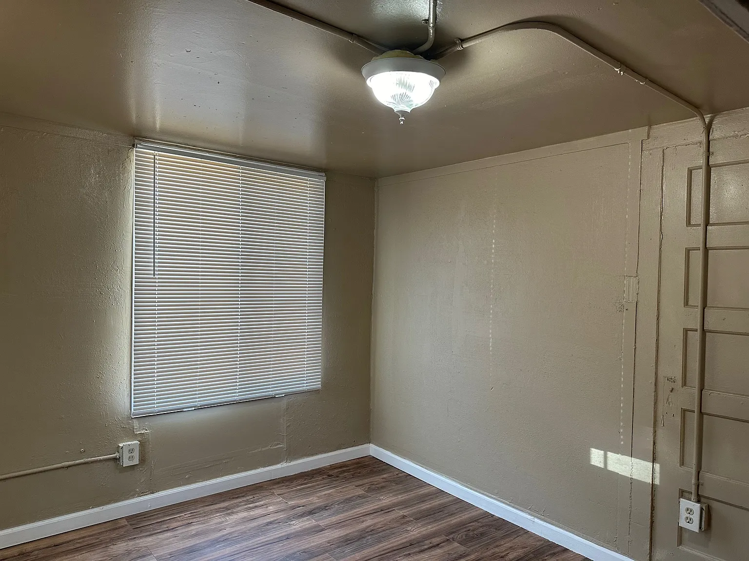 421 S H St — Photo 3