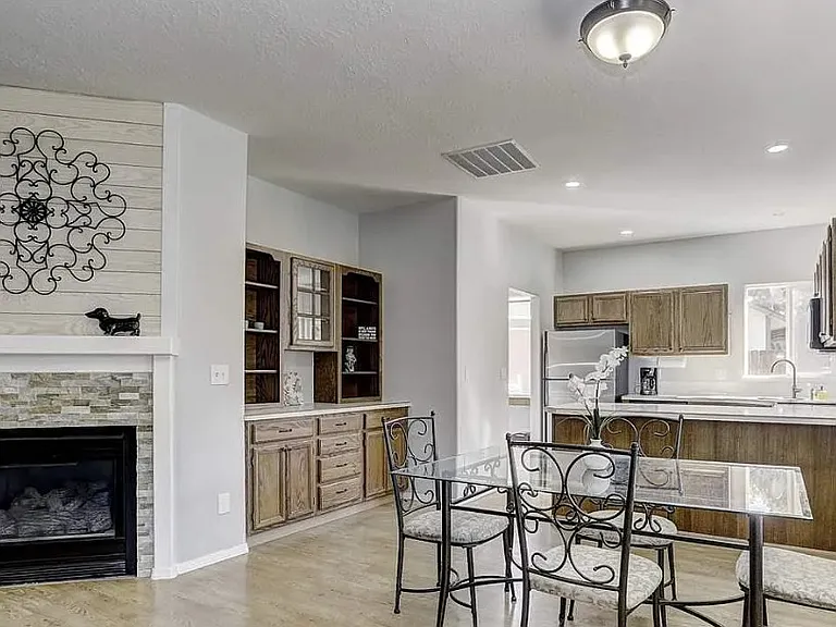 2497 W Willard St — Photo 3