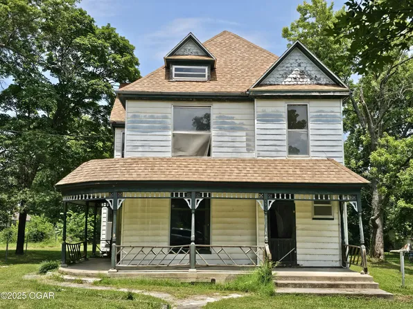 153 E Blow St, Granby, MO 64844