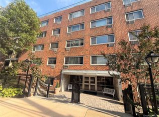 101 Clinton Avenue #3H, Mineola, NY 11501