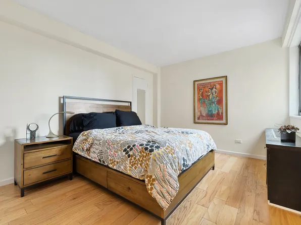 1725 York Avenue image 4 of 5