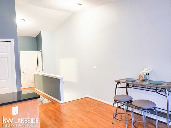 4th image of 42957 Richmond Dr