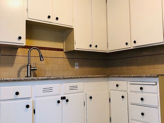 3rd image of 716 N 1st St APT 3