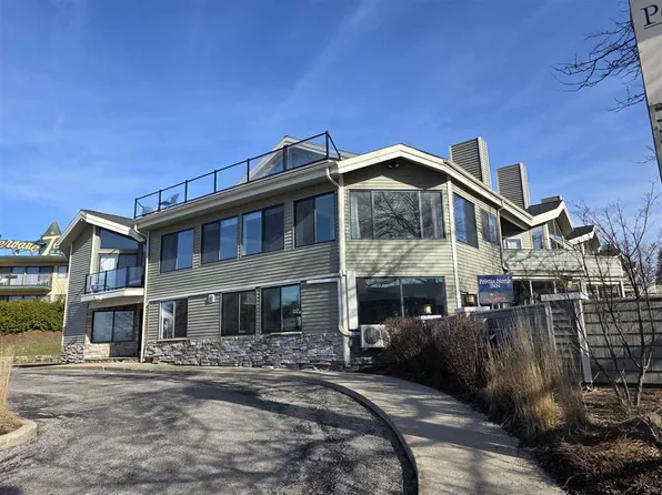 101 Michigan Ave #210, Charlevoix, MI 49720