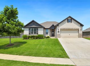 116 Cherokee St, Lowell, AR 72745