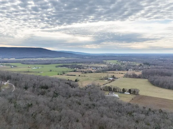 401 Pelham Point, Pelham, TN 37366