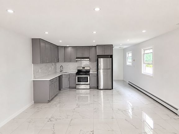 2nd image of 355 Great Kills Rd #2