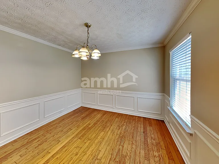 1626 Sparrow Wood Ln SW — Photo 4
