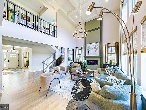 5th image of 16404 Amora Dr