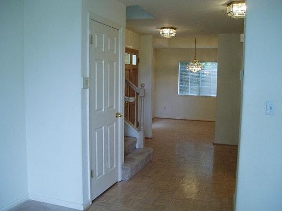 5th image of 32 Treasure Island Dr