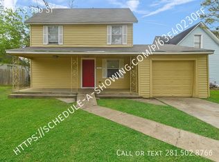 405 S 3rd St, La Porte, TX 77571