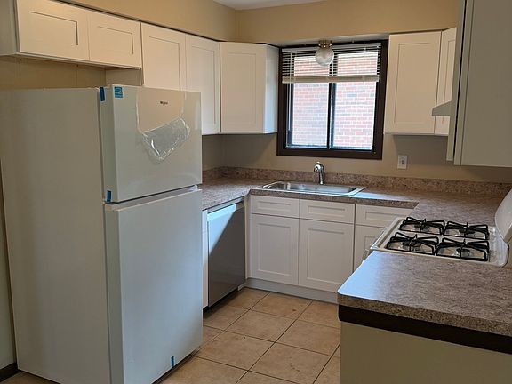5th image of 15731 Terrace Dr #3B