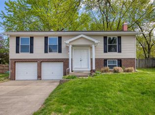 25 Debbie Dr, Saint Peters, MO