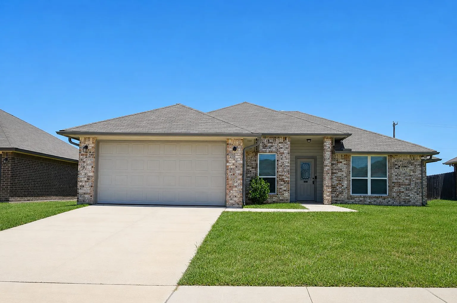 3 bed, 1651 sqft, $1,825 — Photo 1