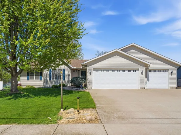 304 E Lauretta St, Blue Grass, IA 52726