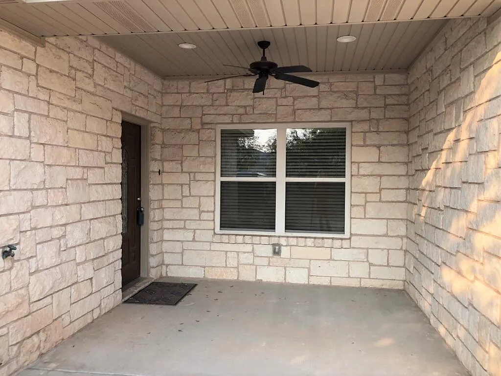 2 bed, 2.0 bath, 1502 sqft, $2,350 — Photo 2