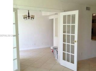 800 Parkview Dr APT 124, Hallandale, FL 33009