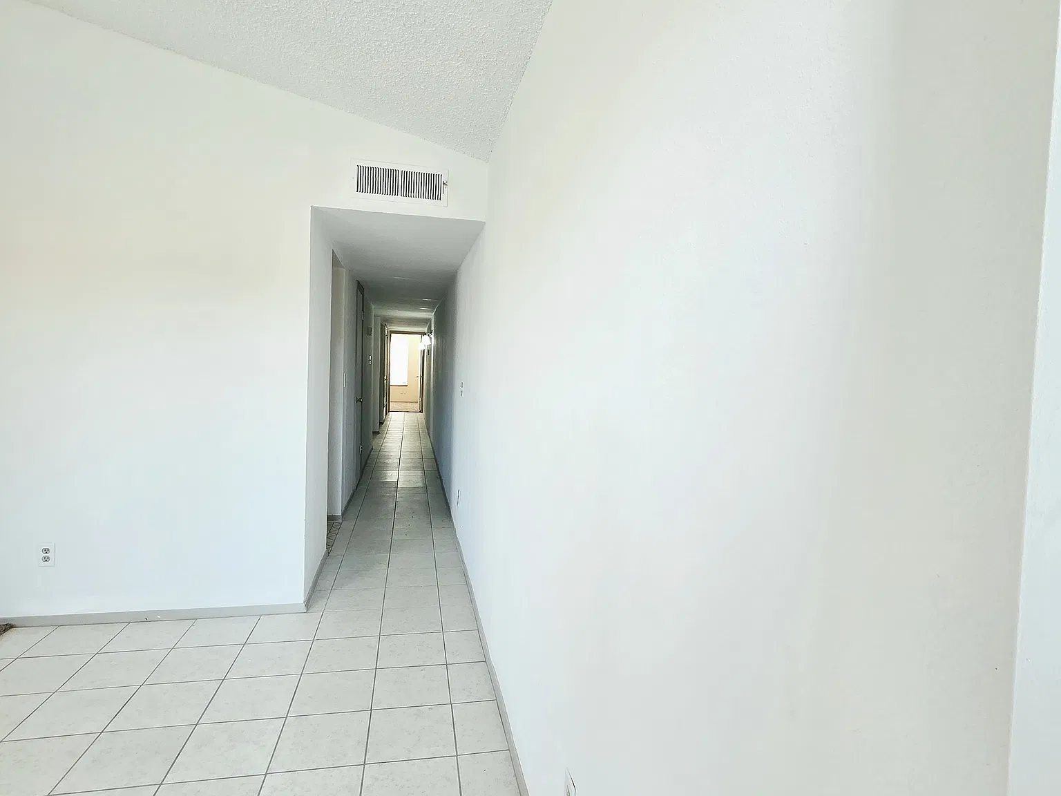 3 bed, 1399 sqft, $1,350 — Photo 4