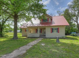 508 Vine St, Golden City, MO 64748