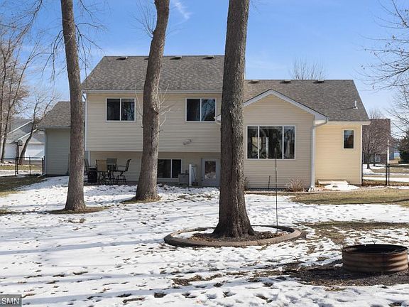 5th image of 1109 Isanti Pkwy NW