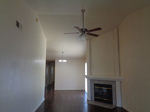 4th image of 886 Crisp Dr