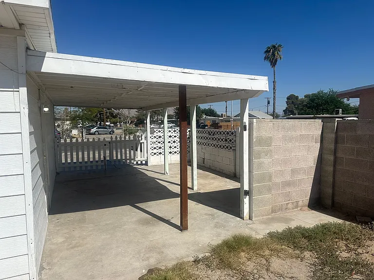 1315 Oakwood Ave — Photo 5