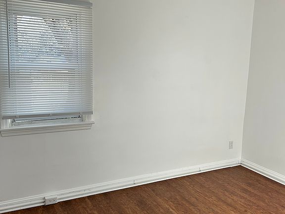 5th image of 20 S Pennewell Dr