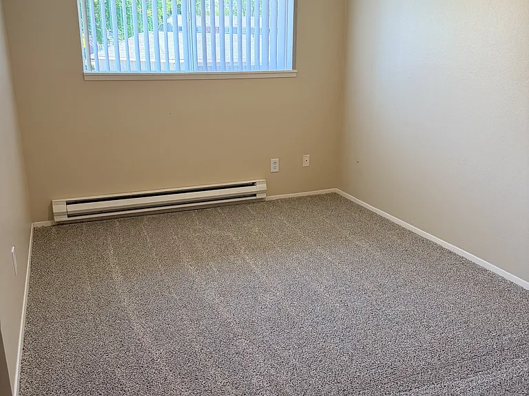 Stafford Court Apartments — Photo 12