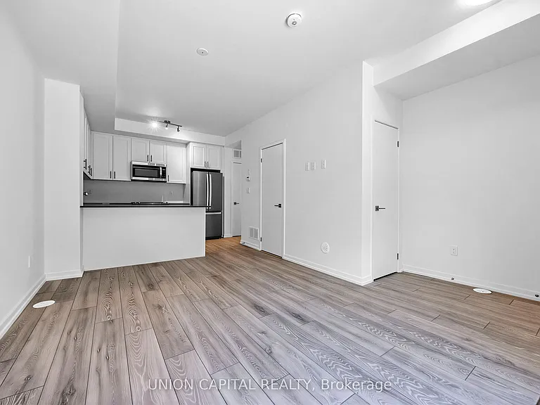 26 Lytham Green Cir #9 — Photo 5