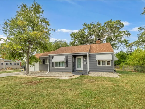 14 Southern Dr, Decatur, IL 62521