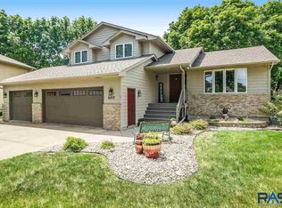 2317 S Brighton Dr, Sioux Falls, SD 57106