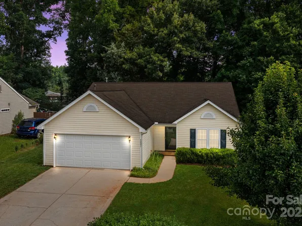5221 Javitz Rd, Charlotte, NC 28216