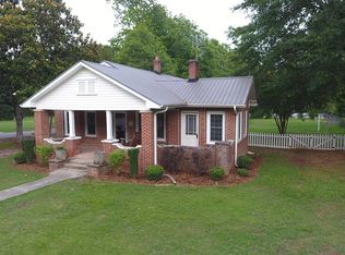 9 Haynes St, Due West, SC 29639