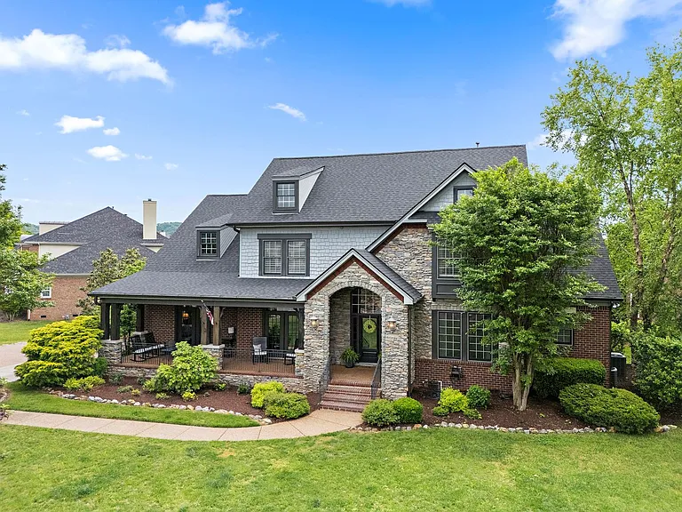 298 Gillette Dr — Photo 3