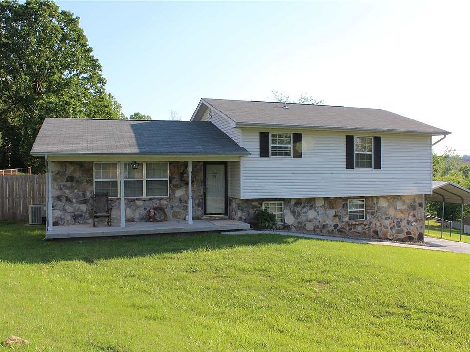 1st image of 718 Cedar Dr SE