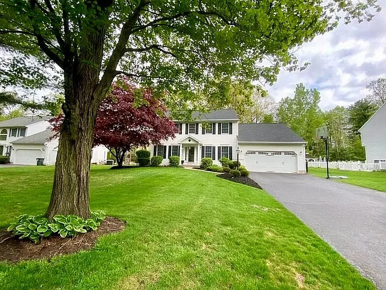 56 Orchardview Dr — Photo 1