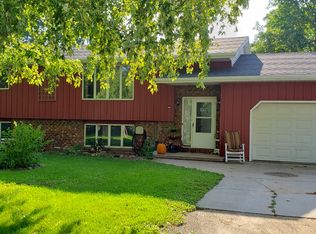 4025 Creamery Rd, De Pere, WI 54115