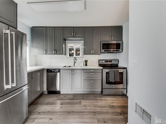5th image of 8805 8807 Silcox Dr SW