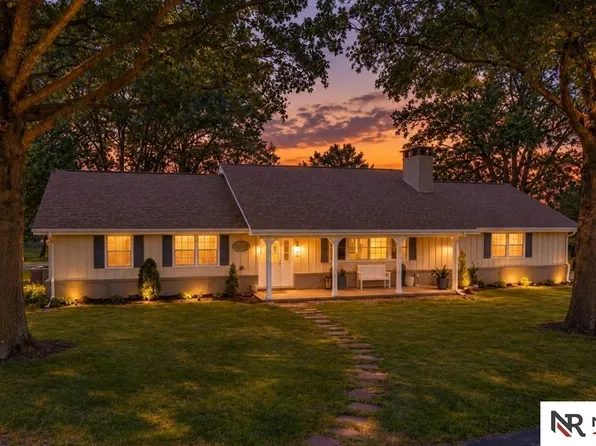6101 Frontier Rd, Lincoln, NE 68516