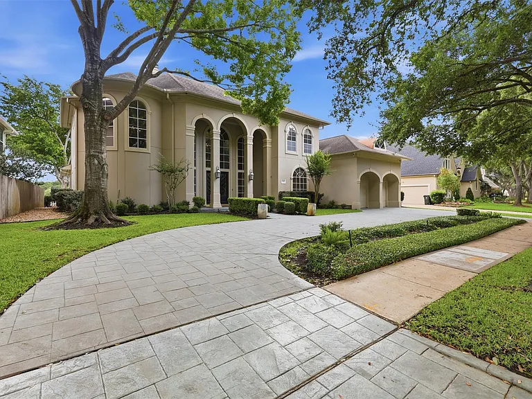 3315 Riviera Dr — Photo 5
