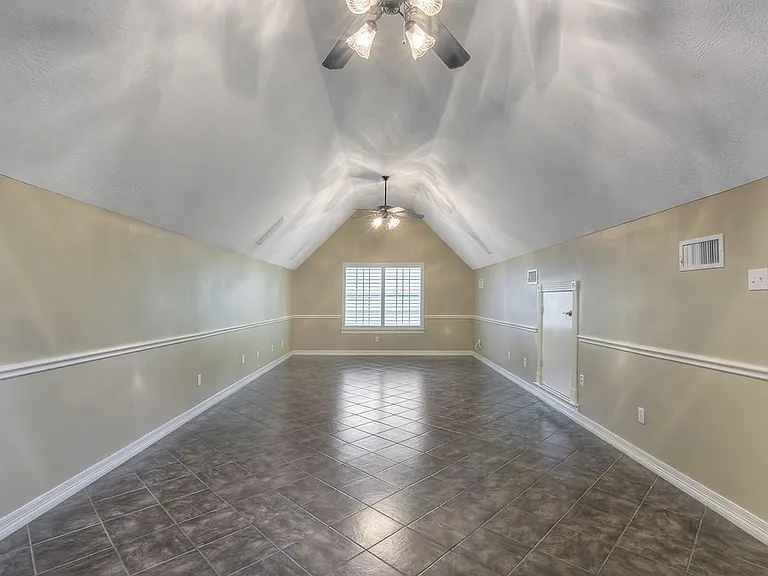 10819 Lake Windcrest — Photo 38