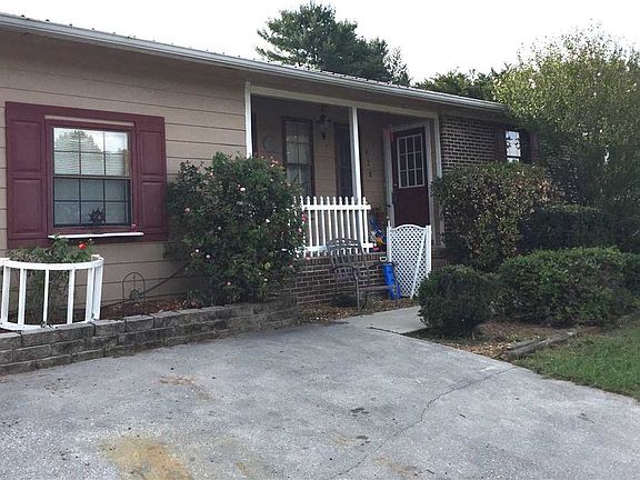 2nd image of 428 Karen St
